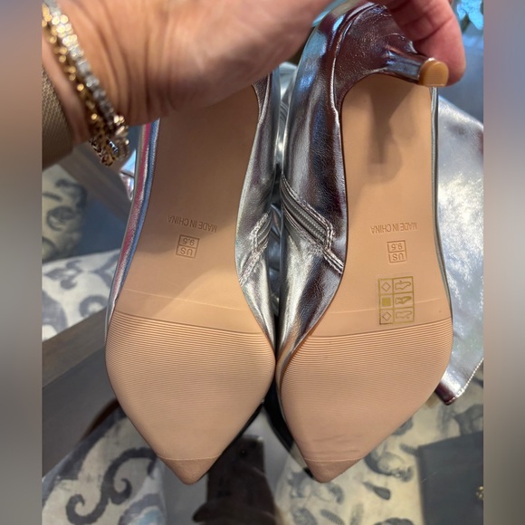 NWOT Silver Knee-high Boots with Half Zip Size 9.5 - Picture 7 of 7